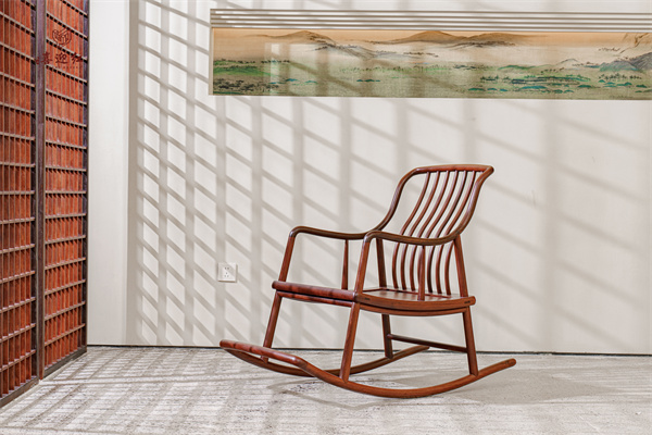 紅木家具健康環(huán)保之選：聚焦水性漆工藝創(chuàng)新